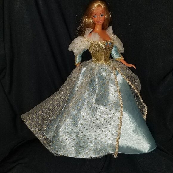 Vintage Barbie doll with blue and gold dress - Picture 4 of 5